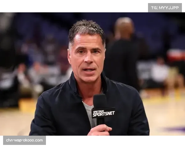 字母哥公开表态“我不会离开雄鹿”,强调对球队的长期承诺 字母哥公开表态“我不会离开雄鹿”,强调对球队的长期承诺