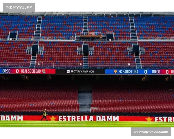 加维重伤后首次回归诺坎普观战，获巴萨球迷热烈欢迎