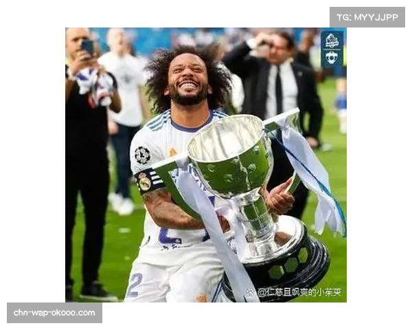 前皇马、巴萨球员法布雷加斯宣布,将于本赛季结束后正式挂靴 前皇马、巴萨球员法布雷加斯宣布,将于本赛季结束后正式挂靴